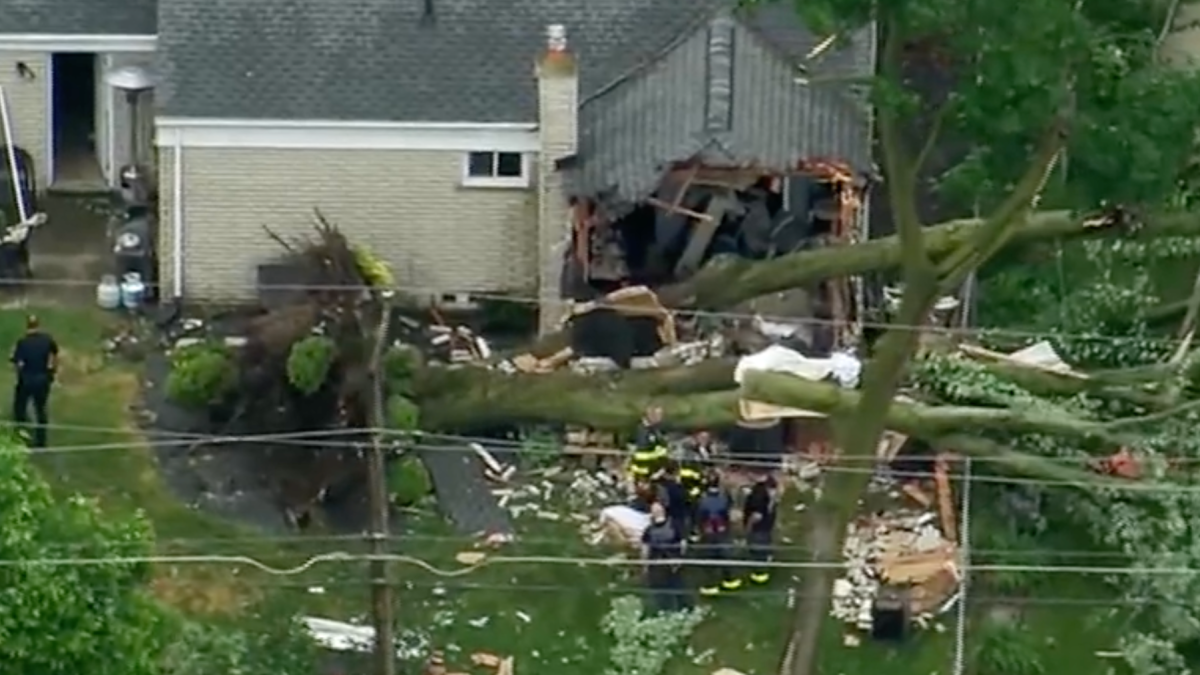 Tornado hits Michigan, killing toddler and twister injures 5 in